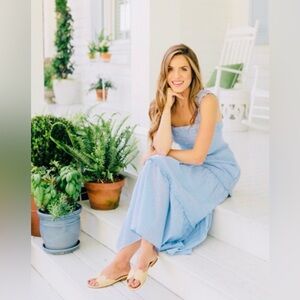 Gal Meets Glam Courtney in Blue. Size 2. VGUC. Has pockets.